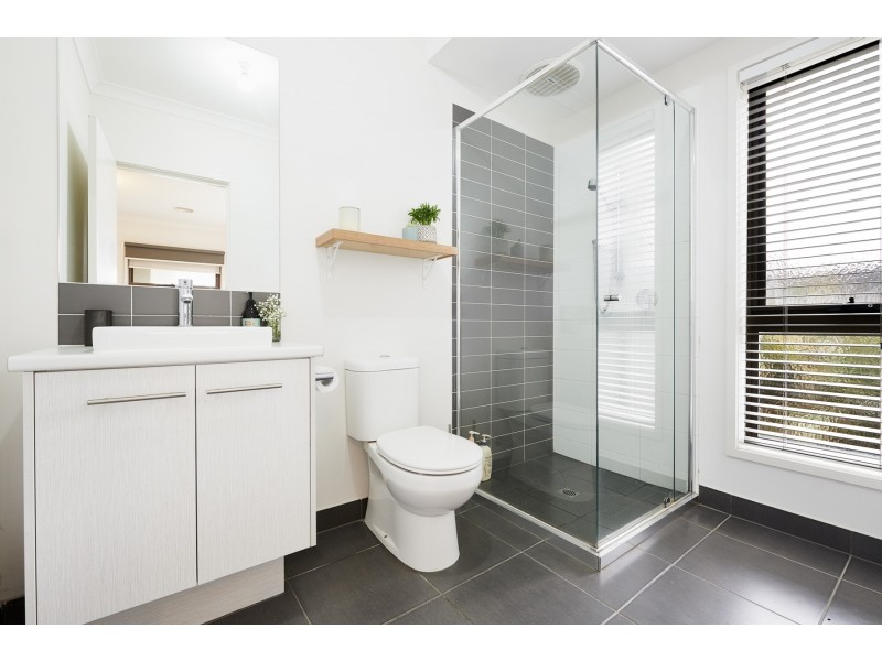 2 Viewrise Walk, Craigieburn VIC 3064