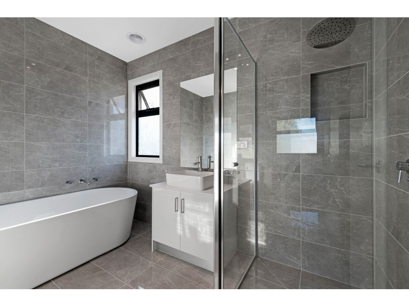 Unit 1/645 Pascoe Vale Road, Oak Park VIC 3046