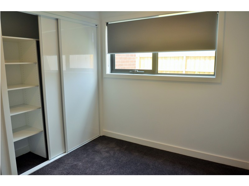 2A Loch Crescent, Strathmore VIC 3041