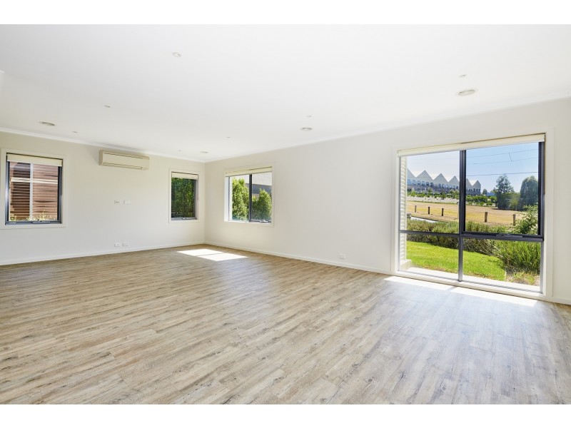 9 Vista Circuit, Westmeadows VIC 3049