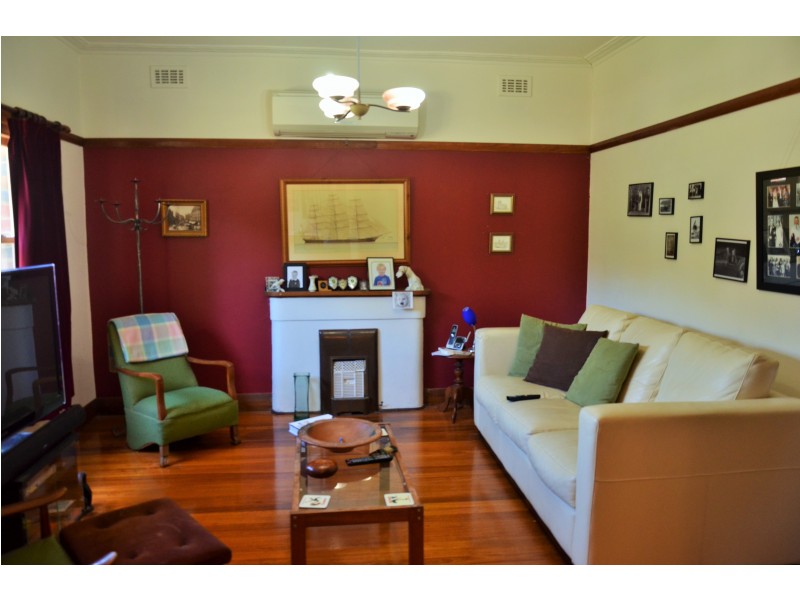 10 Hayes Parade, Pascoe Vale VIC 3044