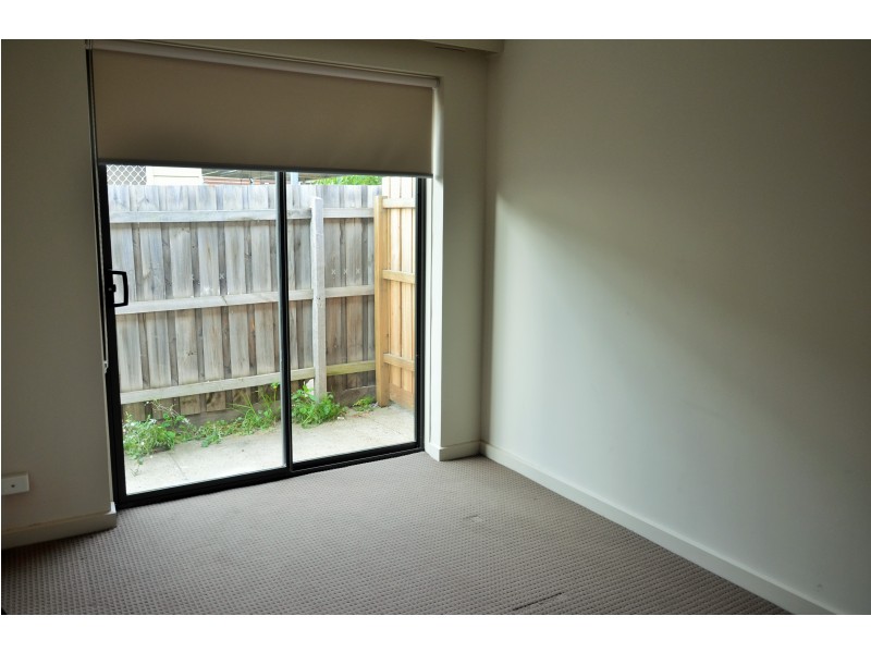 2/36 Rose, Brunswick VIC 3056