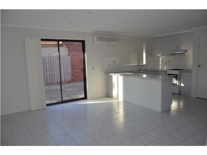 10 Manton Place, Roxburgh Park VIC 3064