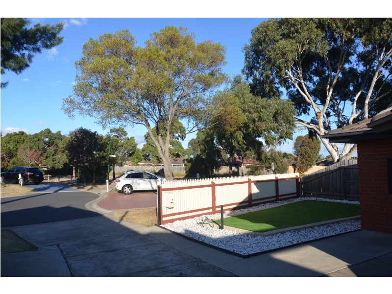 10 Manton Place, Roxburgh Park VIC 3064