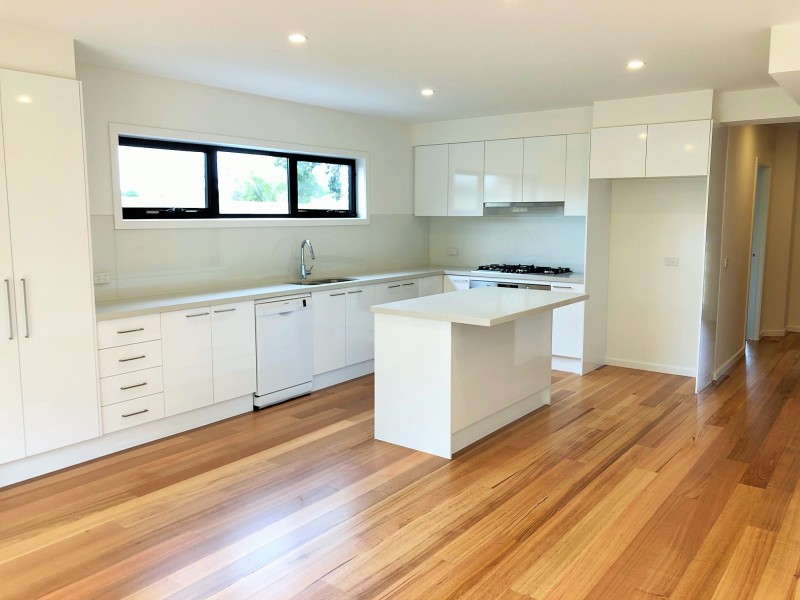 2/12 Curie Avenue, Oak Park VIC 3046