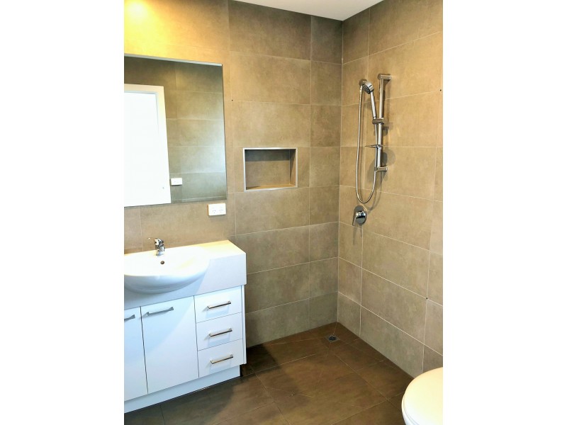 2/12 Curie Avenue, Oak Park VIC 3046