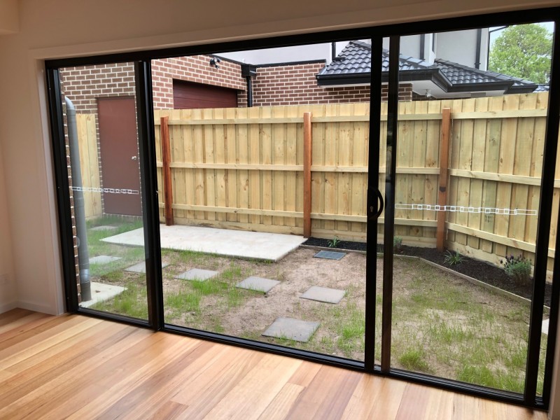 2/12 Curie Avenue, Oak Park VIC 3046