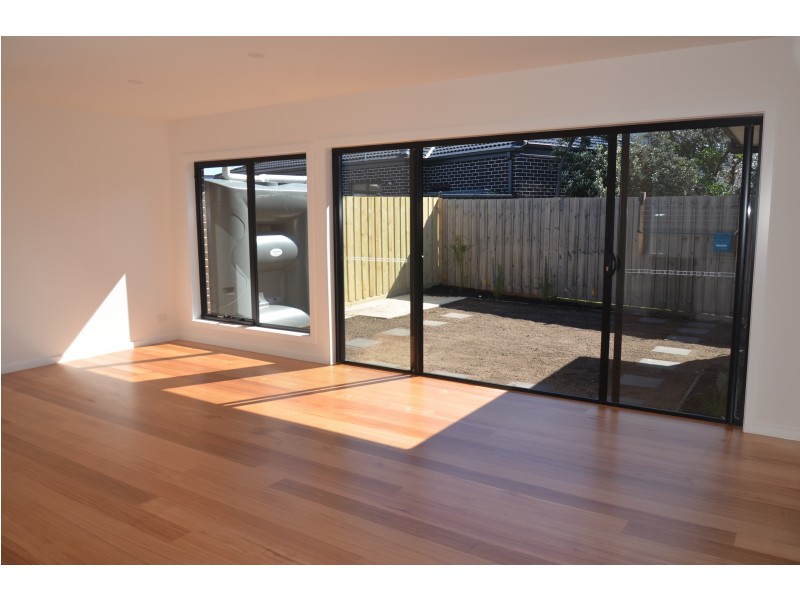 4/12 Curie Avenue, Oak Park VIC 3046