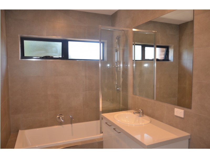 4/12 Curie Avenue, Oak Park VIC 3046