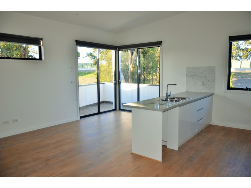 6/10 Collier, Strathmore Heights VIC 3041