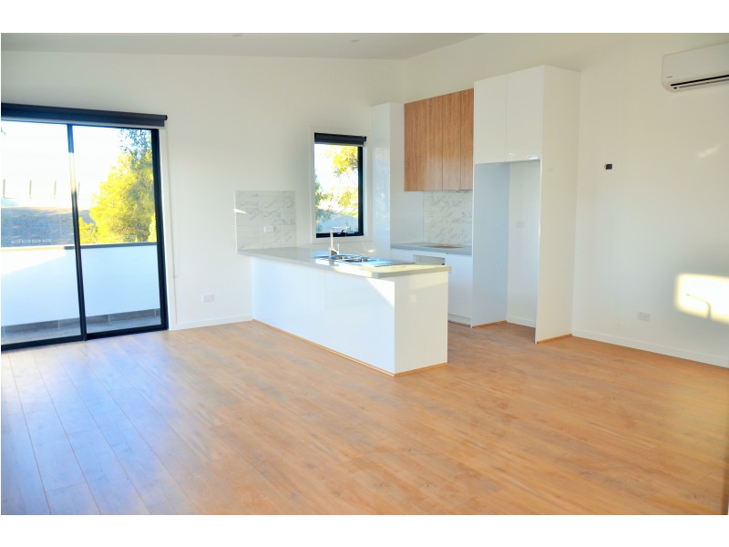 6/10 Collier, Strathmore Heights VIC 3041