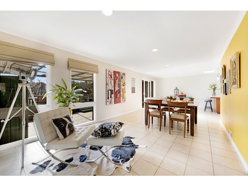 11 Suffolk Road, Sunshine North VIC 3020