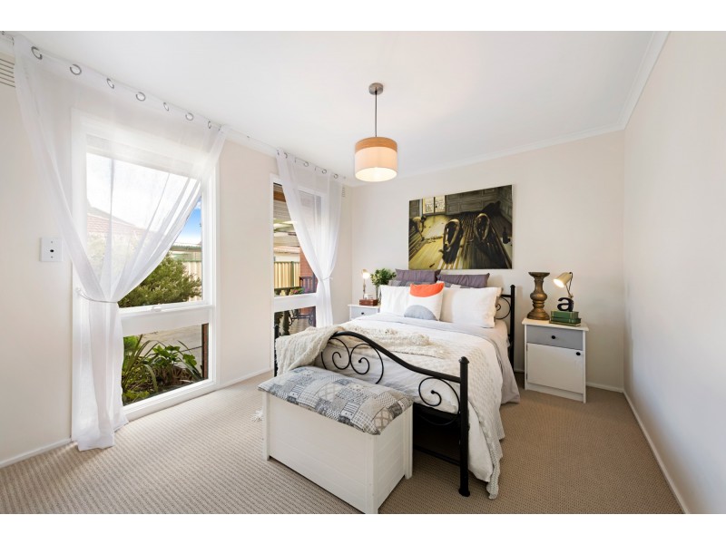 11 Suffolk Road, Sunshine North VIC 3020