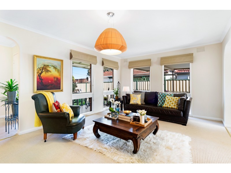 11 Suffolk Road, Sunshine North VIC 3020