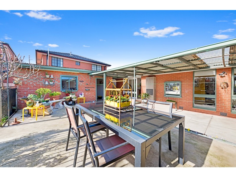 11 Suffolk Road, Sunshine North VIC 3020