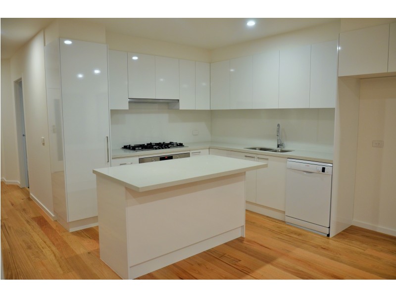 1/12 Curie Av, Oak Park VIC 3046