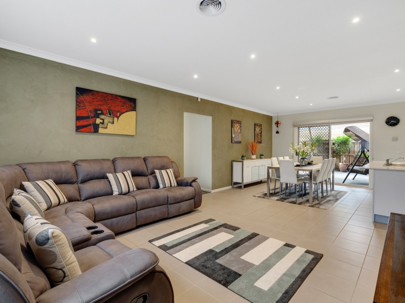 6 Lord Nolan Street, Kurunjang VIC 3337