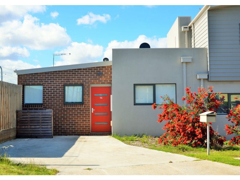 54 Lind St, Strathmore VIC 3041