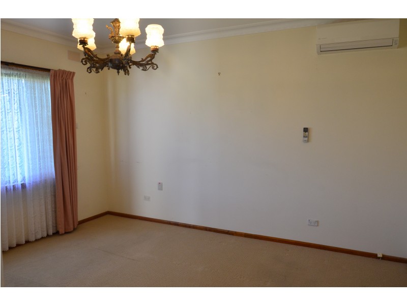 64 Erica Avenue, St Albans VIC 3021