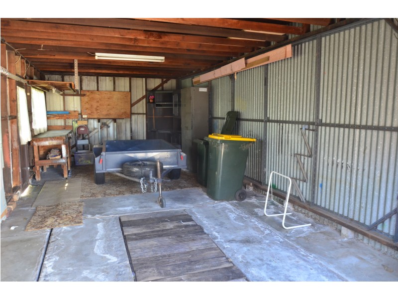 64 Erica Avenue, St Albans VIC 3021