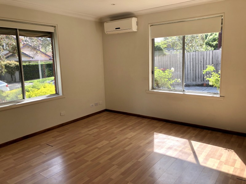 1/12 Woodvale Grove, Essendon VIC 3040