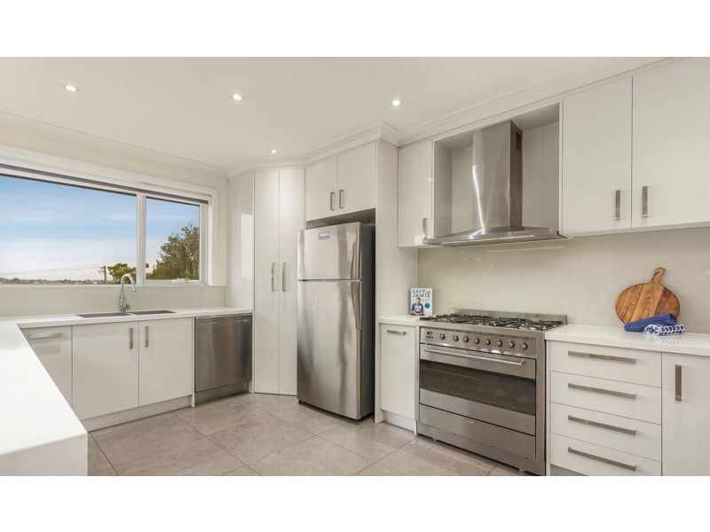 26 Dagonet Street, Strathmore VIC 3041