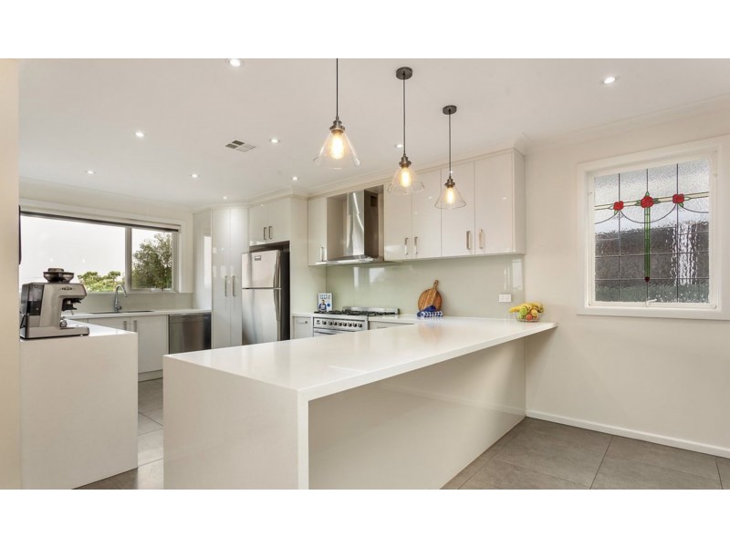 26 Dagonet Street, Strathmore VIC 3041
