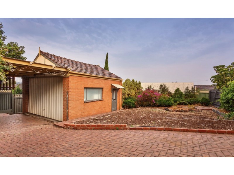 26 Dagonet Street, Strathmore VIC 3041