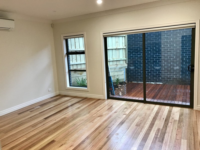 30 Hutchison Street, Niddrie VIC 3042