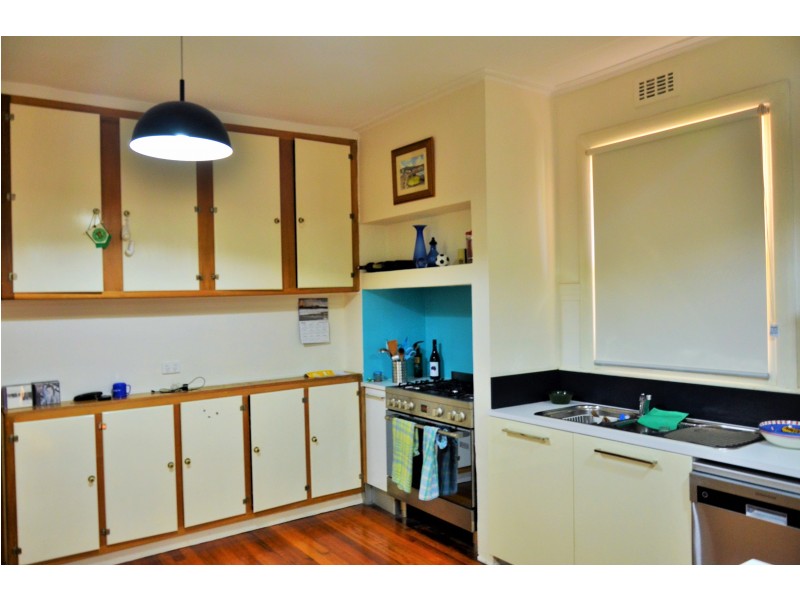 10 Hayes Parade, Pascoe Vale VIC 3044