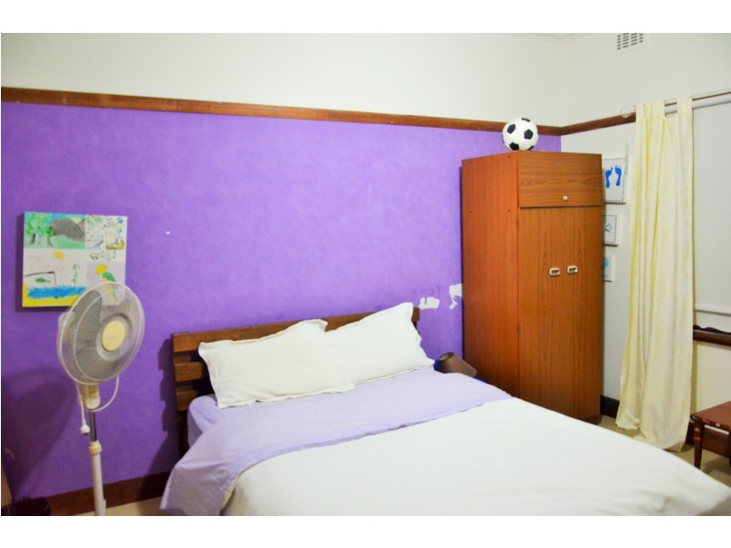 10 Hayes Parade, Pascoe Vale VIC 3044