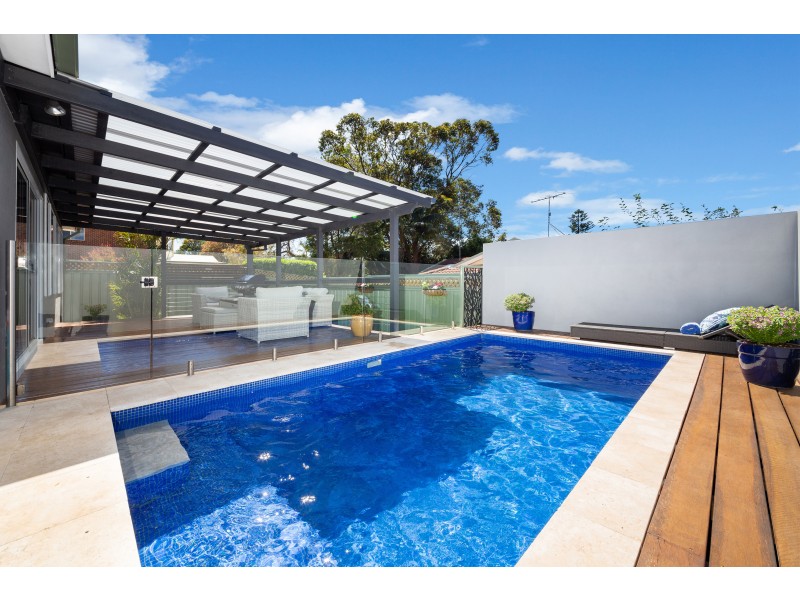 8 Barjadda Avenue, Sylvania NSW 2224