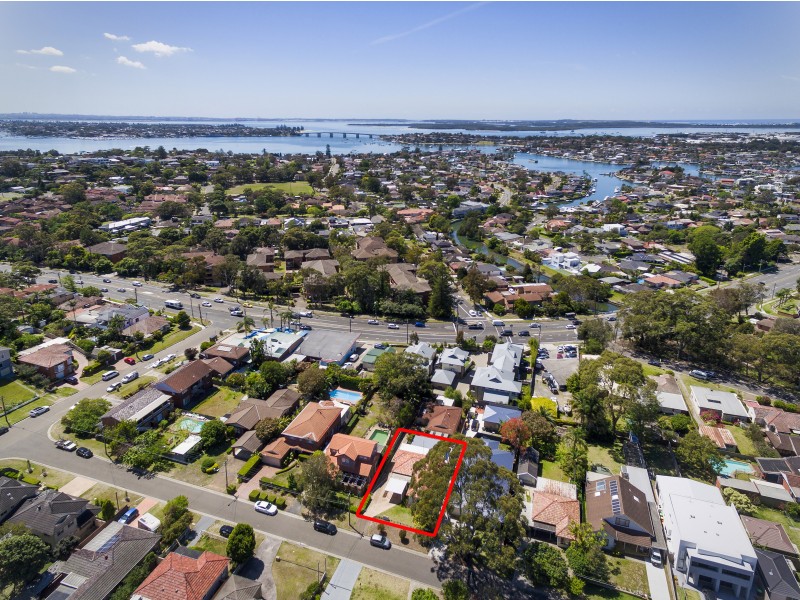 8 Barjadda Avenue, Sylvania NSW 2224