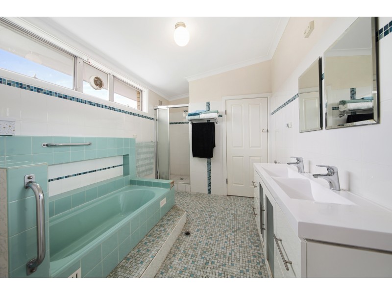 25 Henry Avenue, Sylvania NSW 2224