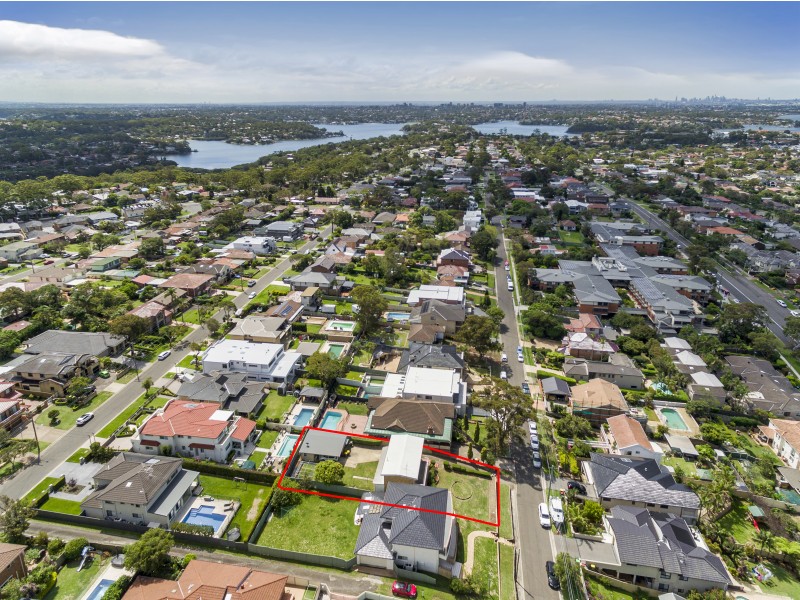 25 Henry Avenue, Sylvania NSW 2224