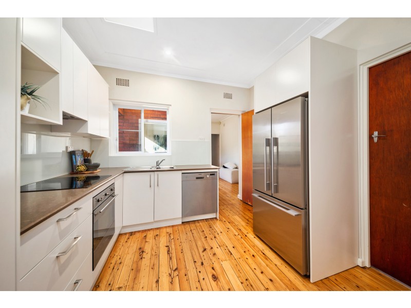 4 Lisbon Street, Sylvania NSW 2224