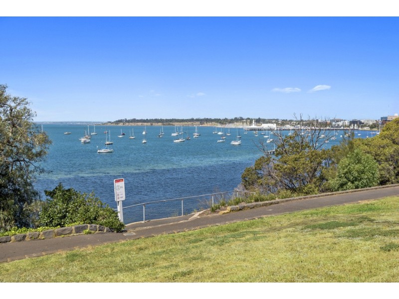 2/21 The Esplanade, Geelong VIC 3220