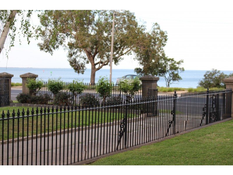 2/21 The Esplanade, Geelong VIC 3220