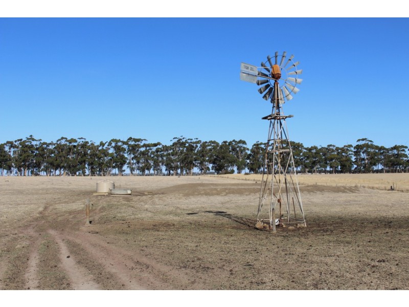 Lot 1-4 TP829327 & Lot 1 TP829329,  Hamilton Highway, Lismore VIC 3324