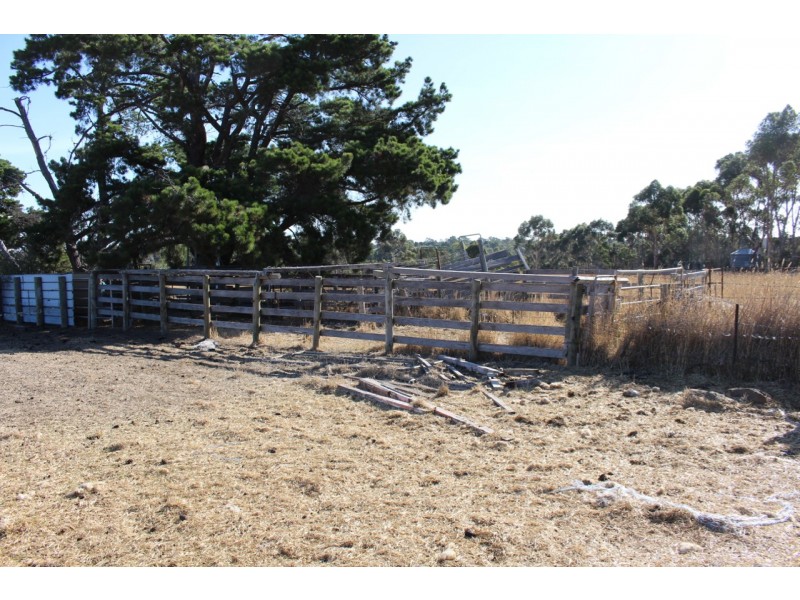 Lot 1-4 TP829327 & Lot 1 TP829329,  Hamilton Highway, Lismore VIC 3324