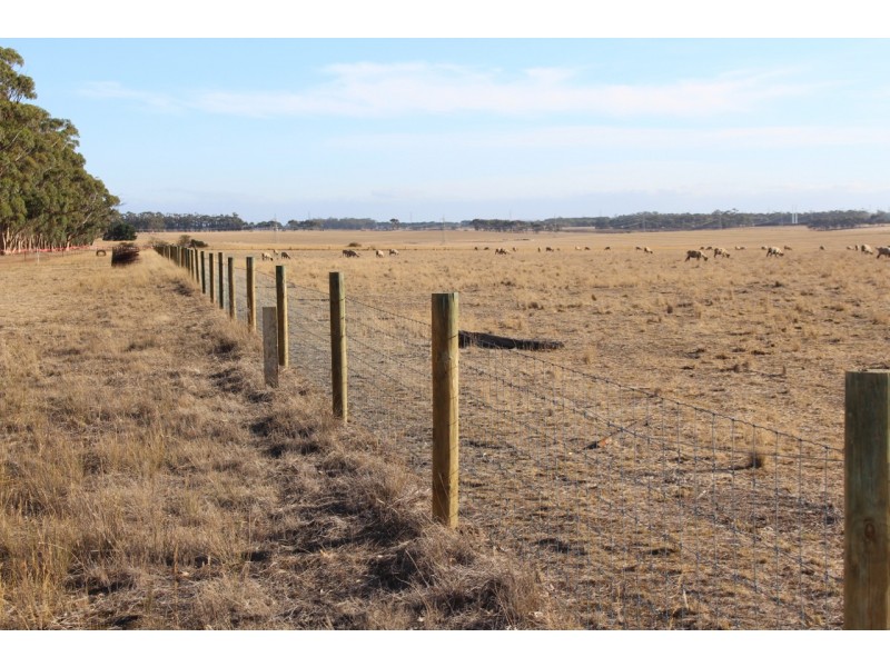 Lot 1-4 TP829327 & Lot 1 TP829329,  Hamilton Highway, Lismore VIC 3324