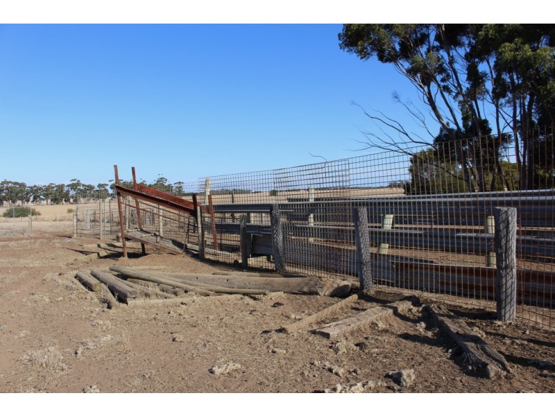 Lot 1-4 TP829327 & Lot 1 TP829329,  Hamilton Highway, Lismore VIC 3324