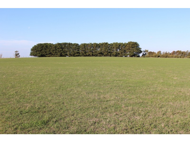 ‘GUMLEIGH’ 200 Weering School Road, Weering VIC 3251