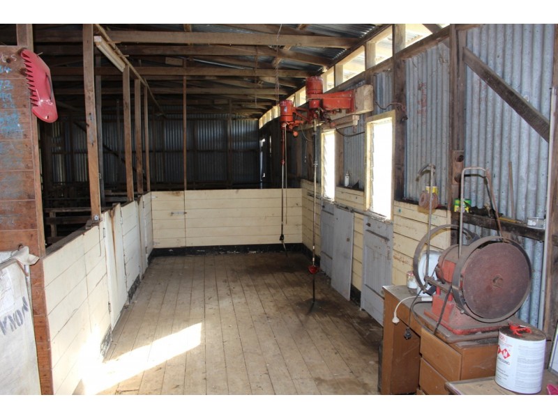 ‘GUMLEIGH’ 200 Weering School Road, Weering VIC 3251