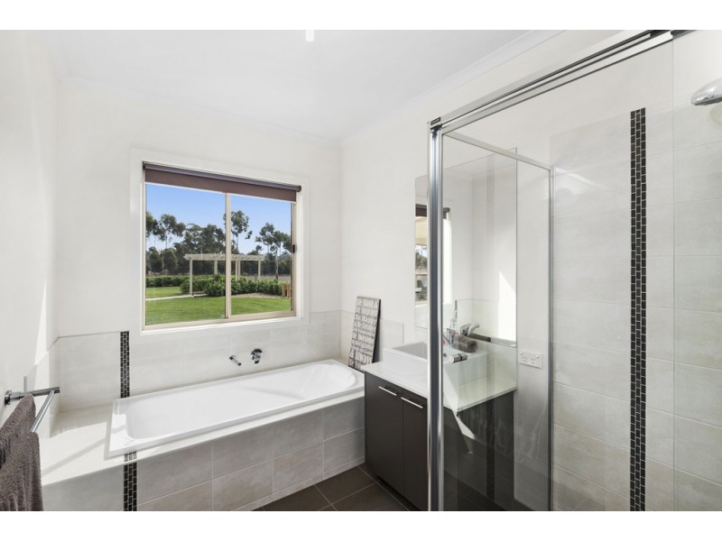 14 Carl Court, Inverleigh VIC 3321