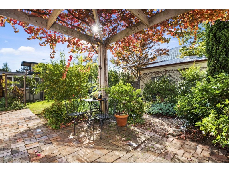 16 Beach Parade, Drumcondra VIC 3215