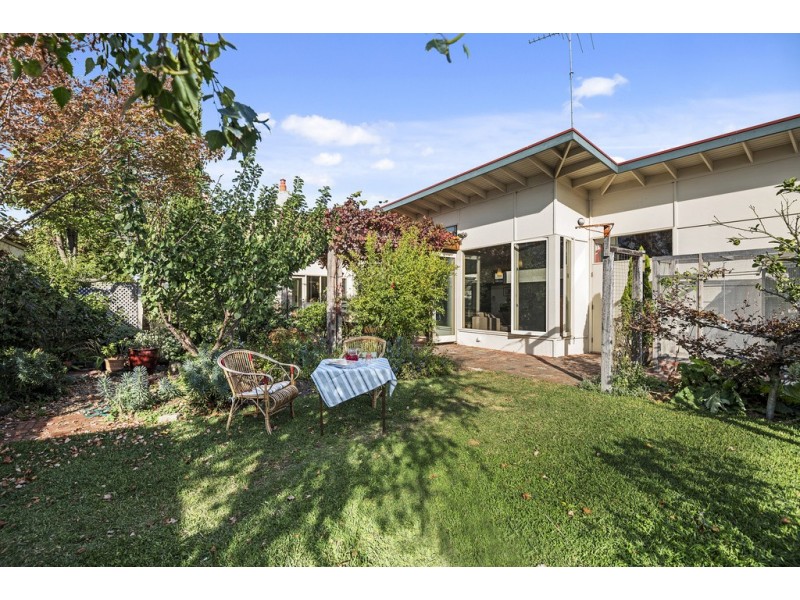 16 Beach Parade, Drumcondra VIC 3215