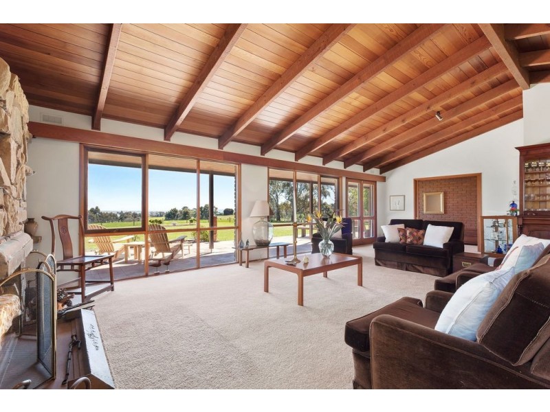 110 DRAPERS ROAD, Colac East VIC 3250