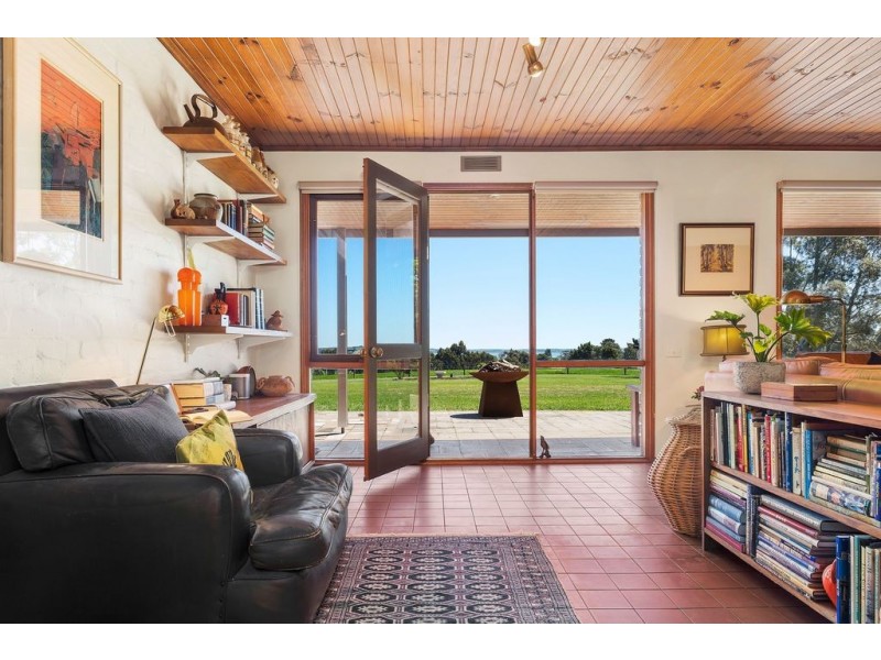 110 DRAPERS ROAD, Colac East VIC 3250