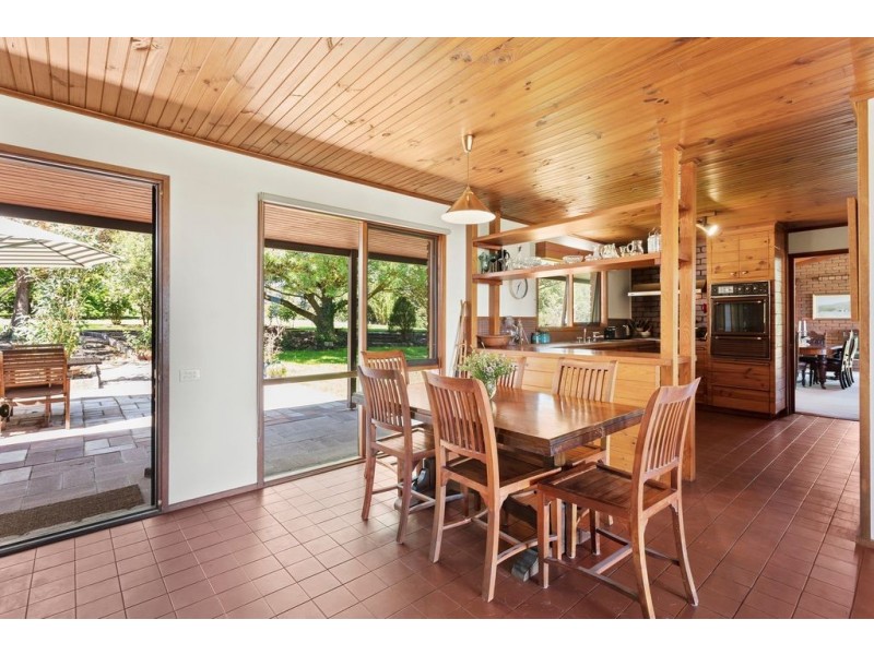 110 DRAPERS ROAD, Colac East VIC 3250